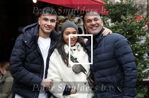 Amsterdam 14 december 2019
Joelle Gullit met haar vader Ruud Gullit en stiefbroer Nigel  op de cornelis schuytstraat