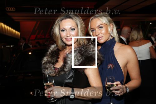 Amsterdam 12 december 2019
Luxury fair LXRY in de rai. Sandra Masmeijer met dochter en schoonzoon