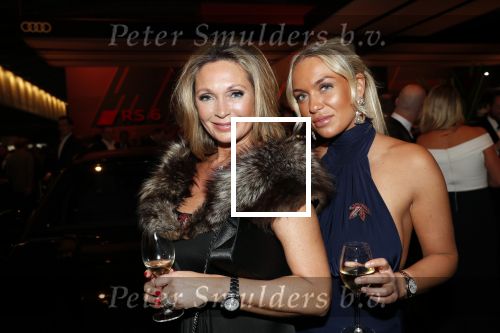 Amsterdam 12 december 2019
Luxury fair LXRY in de rai. Sandra Masmeijer met dochter en schoonzoon