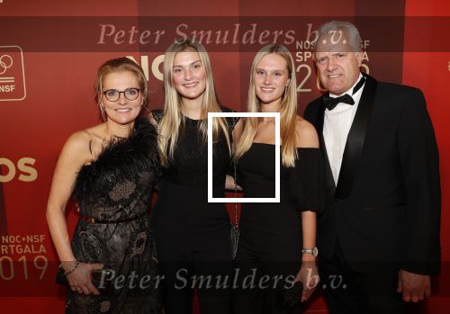Amsterdam 18 december 2019
Sportman/ sportvrouw van het jaar gala in AFAS live ( Sportgala)
Sarina Wiegman met gezin