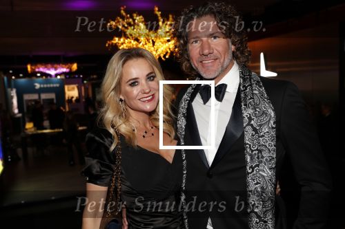 Amsterdam 12 december 2019
Luxury fair LXRY in de rai. Sonja Bakker met partner Barrie v Suijdam