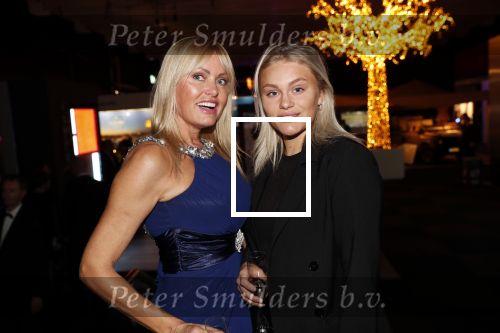 Amsterdam 12 december 2019
Luxury fair LXRY in de rai. Sophia de Boer kwam met haar man Erik Kwant en Roxanne Kwant