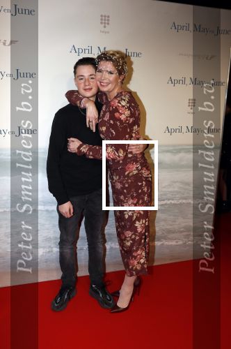 Amsterdam 16 december 2019
Premiere April may June in het deLamar theater met oa in de hoofdrollen Linda de Mol Elise Schaap en Tjitske Reidinga. Tjitske kwam met haar zoon