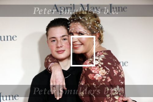 Amsterdam 16 december 2019
Premiere April may June in het deLamar theater met oa in de hoofdrollen Linda de Mol Elise Schaap en Tjitske Reidinga. Tjitske kwam met haar zoon