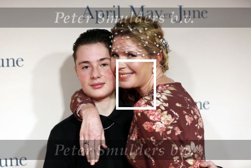 Amsterdam 16 december 2019
Premiere April may June in het deLamar theater met oa in de hoofdrollen Linda de Mol Elise Schaap en Tjitske Reidinga. Tjitske kwam met haar zoon