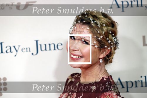 Amsterdam 16 december 2019
Premiere April may June in het deLamar theater met oa in de hoofdrollen Linda de Mol Elise Schaap en Tjitske Reidinga. Tjitske kwam met haar zoon