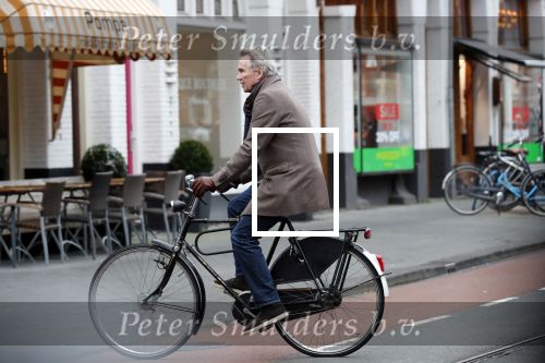 Amsterdam 21 december 2019
Tom Egbers op de fiets in Amsterdam zuid