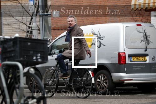 Amsterdam 21 december 2019
Tom Egbers op de fiets in Amsterdam zuid