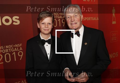 Amsterdam 18 december 2019
Sportman/ sportvrouw van het jaar gala in AFAS live ( Sportgala)
Tom Okker met kleinzoon
