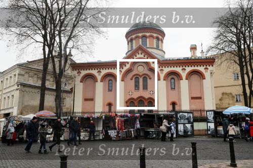 Vilnius 7 december 2019
Bonnie Horbach gaat met haar dochter tennissen. Bonnie is de Nederlandse ambassadeur in Vilnius in Litouwen . Je hebt daar de ambassade en Bonnie woont in een groot huis in het park van Vilnius.