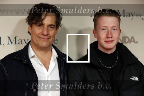 Amsterdam 16 december 2019
Premiere April may June in het deLamar theater met oa in de hoofdrollen Linda de Mol Elise Schaap en Tjitske Reidinga. Vincent Croiset kwam met zijn zoon en een vriendje