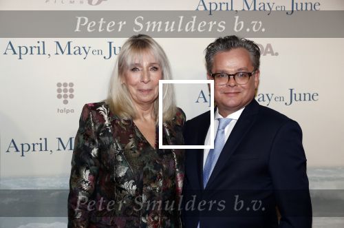 Amsterdam 16 december 2019
Premiere April may June in het deLamar theater met oa in de hoofdrollen Linda de Mol Elise Schaap en Tjitske Reidinga. Will Koopman met Frank Houtappels