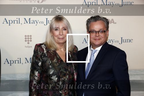 Amsterdam 16 december 2019
Premiere April may June in het deLamar theater met oa in de hoofdrollen Linda de Mol Elise Schaap en Tjitske Reidinga. Will Koopman met Frank Houtappels