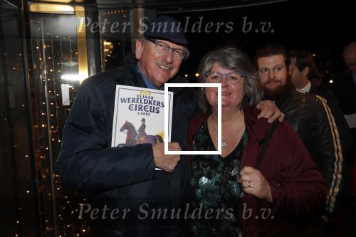 Amsterdam 19 december 2019
Premiere kerstcircus in Carre. Willem Nijholt kwam met zijn partner