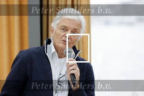 Amsterdam 20 december 2020
Ben Cramer zingt vanuit bed in het Mandelahuisje .