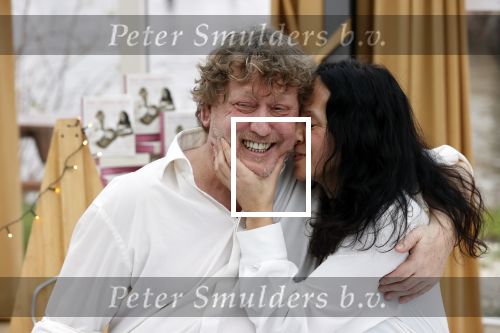 Amsterdam 20 december 2020
Ben Cramer zingt vanuit bed in het Mandelahuisje .