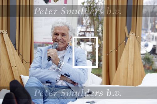 Amsterdam 20 december 2020
Ben Cramer zingt vanuit bed in het Mandelahuisje .