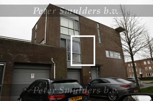 Almerte 27 december 2020
Famke Louise kussend met haar nieuwe vriend Denzel Slager . Ze vertrokken vanaf haar huis naar de supermarkt. Denzel is oud prof voetballer en winnaar van het programma Love Island.
