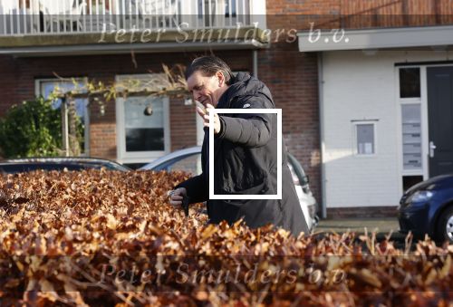 Amsterdam e.o. 31 december 2020
Frank Masmeijer arriveert bij zijn vriendin . Frank is pas weer vrij gekomen