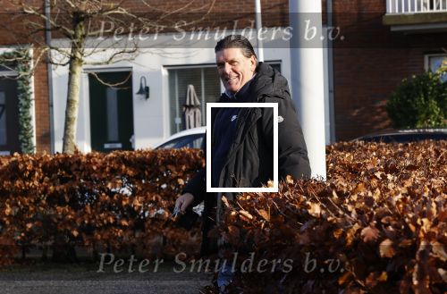 Amsterdam e.o. 31 december 2020
Frank Masmeijer arriveert bij zijn vriendin . Frank is pas weer vrij gekomen