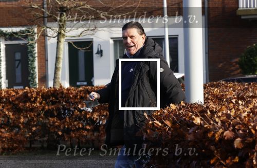 Amsterdam e.o. 31 december 2020
Frank Masmeijer arriveert bij zijn vriendin . Frank is pas weer vrij gekomen