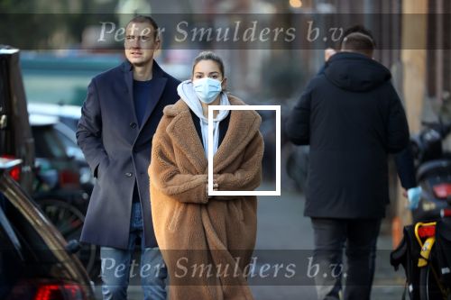 Amsterdam 31 december 2020
Monica Geuze met haar vriend Robbert Kroese. Monica draagt mondkapje vanwege corona