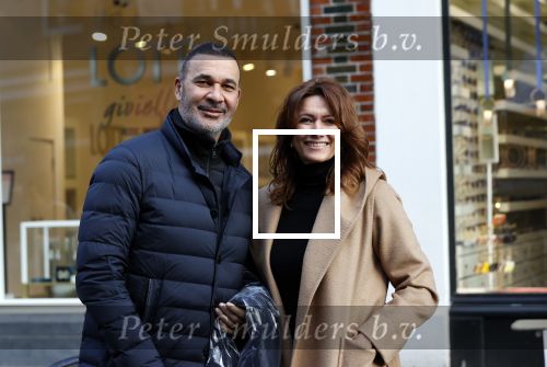 Amsterdam 30 december 2020
Ruud Gullit met vriendin Karin de Rooij in Amsterdam zuid
