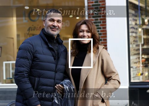 Amsterdam 30 december 2020
Ruud Gullit met vriendin Karin de Rooij in Amsterdam zuid