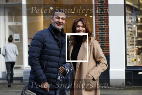 Amsterdam 30 december 2020
Ruud Gullit met vriendin Karin de Rooij in Amsterdam zuid