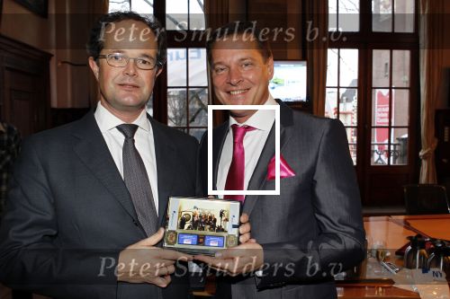 Amsterdam 25 januari 2011
Cast Legalyy Blonde opent amsterdamse effectenbeurs. Aanwezig Pearl Jozefzoon, Albert Verlinde Laura Vlasblom Kim Lian v d Meij Joey Schalker Roy v Iersel en medewerkers van de beurs.. Albert met Duco Wildeboer
Peter Smulders bv
