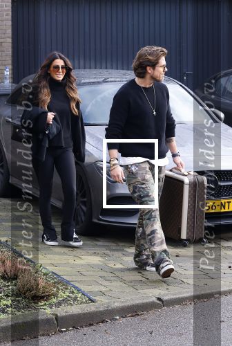 Mijdrecht Schiphol 6 januari 2021
Andre Hazes en zijn nieuwe vriendin Anne Rose gaan samen een paar dagen weg . Ze vertrekken vanaf het huis van Rachel met taxi naar Schiphol .