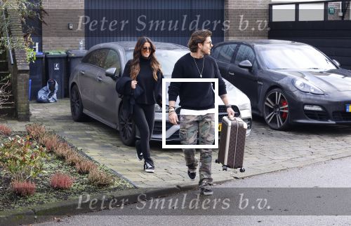 Mijdrecht Schiphol 6 januari 2021
Andre Hazes en zijn nieuwe vriendin Anne Rose gaan samen een paar dagen weg . Ze vertrekken vanaf het huis van Rachel met taxi naar Schiphol .