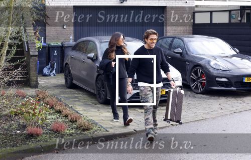 Mijdrecht Schiphol 6 januari 2021
Andre Hazes en zijn nieuwe vriendin Anne Rose gaan samen een paar dagen weg . Ze vertrekken vanaf het huis van Rachel met taxi naar Schiphol .