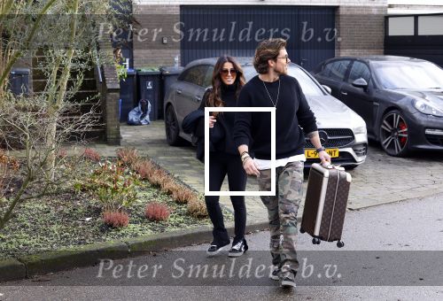 Mijdrecht Schiphol 6 januari 2021
Andre Hazes en zijn nieuwe vriendin Anne Rose gaan samen een paar dagen weg . Ze vertrekken vanaf het huis van Rachel met taxi naar Schiphol .
