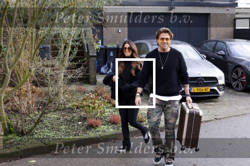 Mijdrecht Schiphol 6 januari 2021
Andre Hazes en zijn nieuwe vriendin Anne Rose gaan samen een paar dagen weg . Ze vertrekken vanaf het huis van Rachel met taxi naar Schiphol .