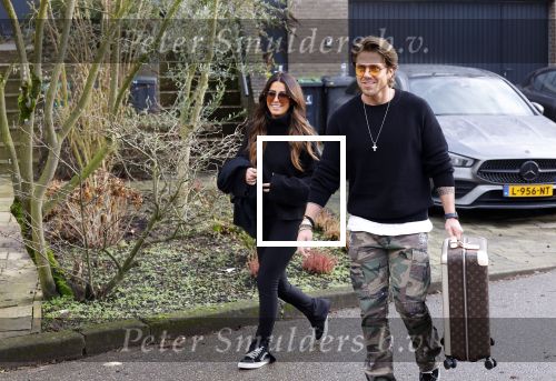 Mijdrecht Schiphol 6 januari 2021
Andre Hazes en zijn nieuwe vriendin Anne Rose gaan samen een paar dagen weg . Ze vertrekken vanaf het huis van Rachel met taxi naar Schiphol .
