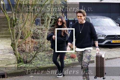 Mijdrecht Schiphol 6 januari 2021
Andre Hazes en zijn nieuwe vriendin Anne Rose gaan samen een paar dagen weg . Ze vertrekken vanaf het huis van Rachel met taxi naar Schiphol .