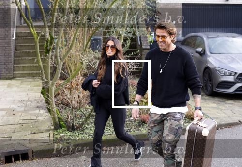 Mijdrecht Schiphol 6 januari 2021
Andre Hazes en zijn nieuwe vriendin Anne Rose gaan samen een paar dagen weg . Ze vertrekken vanaf het huis van Rachel met taxi naar Schiphol .