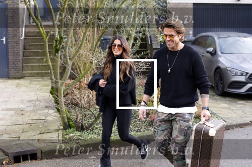 Mijdrecht Schiphol 6 januari 2021
Andre Hazes en zijn nieuwe vriendin Anne Rose gaan samen een paar dagen weg . Ze vertrekken vanaf het huis van Rachel met taxi naar Schiphol .
