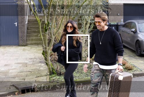 Mijdrecht Schiphol 6 januari 2021
Andre Hazes en zijn nieuwe vriendin Anne Rose gaan samen een paar dagen weg . Ze vertrekken vanaf het huis van Rachel met taxi naar Schiphol .