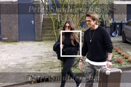 Mijdrecht Schiphol 6 januari 2021
Andre Hazes en zijn nieuwe vriendin Anne Rose gaan samen een paar dagen weg . Ze vertrekken vanaf het huis van Rachel met taxi naar Schiphol .