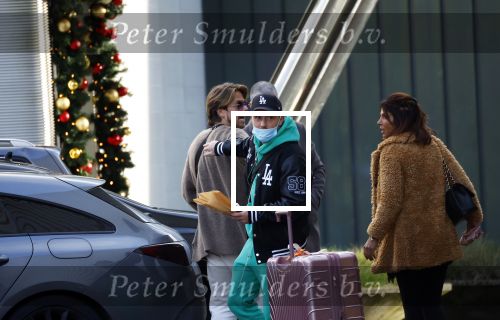 Schiphol Mijdrecht 20 december 2021
Andre Hazes en zijn neef en beste vriend Djarno Hofland worden door Rachel hazes opgehaald op Schiphol na een vakantie naar Las Vegas en Los Angeles. Daarna rijden Andre en zijn moeder naar haar huis in Mijdrecht.