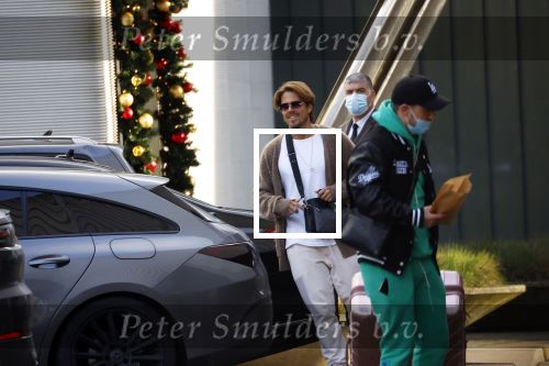Schiphol Mijdrecht 20 december 2021
Andre Hazes en zijn neef en beste vriend Djarno Hofland worden door Rachel hazes opgehaald op Schiphol na een vakantie naar Las Vegas en Los Angeles. Daarna rijden Andre en zijn moeder naar haar huis in Mijdrecht.