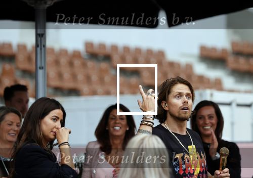 Amsterdam 4 juli 2021
Andre Hazes tijdens optreden Amsterdamse zomer in het olympisch stadion. Naast hem zijn nieuwe vriendin Anne Rose Zonneveld. ( toen nog niet zijn vriendin)