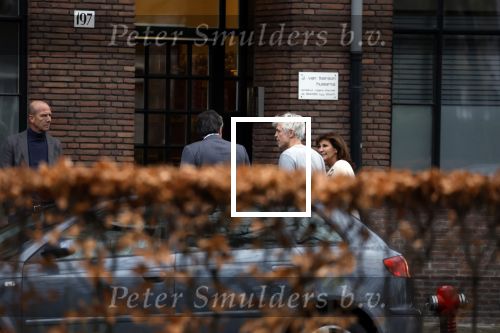 Amsterdam 28 december 2021
Astrid Joosten en haar partner voor hun huis / appartement