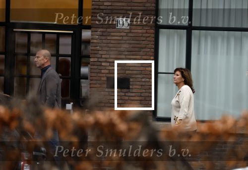 Amsterdam 28 december 2021
Astrid Joosten en haar partner voor hun huis / appartement