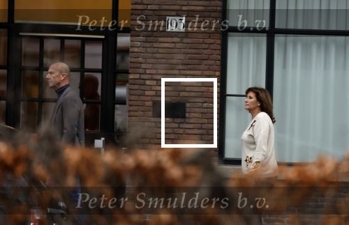 Amsterdam 28 december 2021
Astrid Joosten en haar partner voor hun huis / appartement