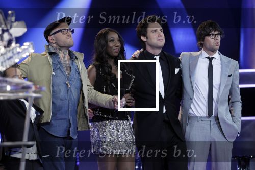 Ede 21 januari 2011
Finale van TVOH The voice of Holland in Ede gepresenteerd door Wendy v Dijk en Martijn Krabbe. Ben Saunders wint uiteindelijk. Ben Saunders Kim de Boer en Pearl en Nick en Simon en Roel v Velsen
Peter Smulders bv
