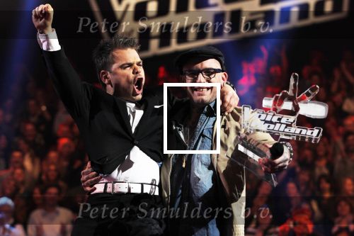 Ede 21 januari 2011
Finale van TVOH The voice of Holland in Ede gepresenteerd door Wendy v Dijk en Martijn Krabbe. Ben Saunders wint uiteindelijk. Ben met dochter en Roel v Velsen
Peter Smulders bv