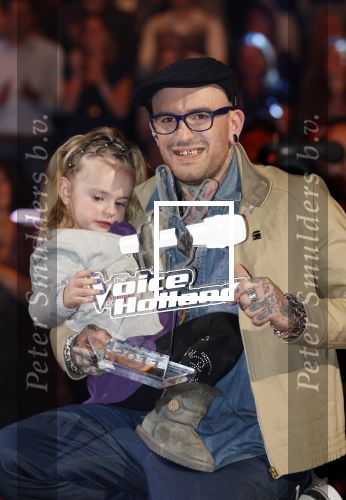 Ede 21 januari 2011
Finale van TVOH The voice of Holland in Ede gepresenteerd door Wendy v Dijk en Martijn Krabbe. Ben Saunders wint uiteindelijk. Ben met dochter en Roel v Velsen
Peter Smulders bv